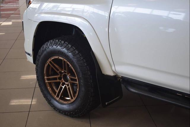Photo of 2017 Blizzard Pearl Toyota 4Runner
