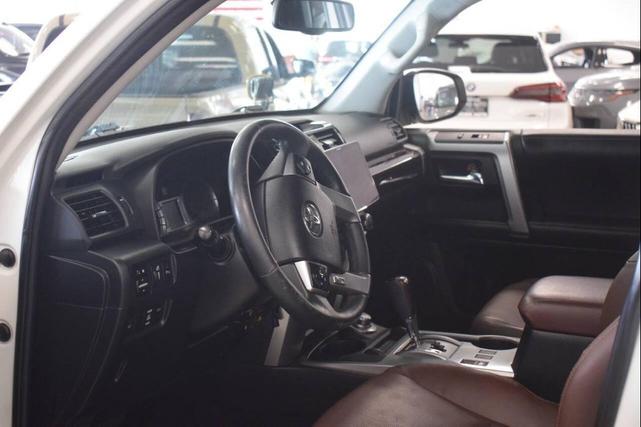 Photo of 2017 Blizzard Pearl Toyota 4Runner