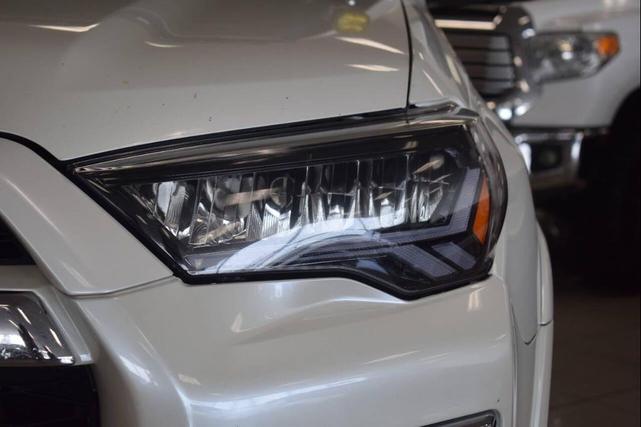 Photo of 2017 Blizzard Pearl Toyota 4Runner