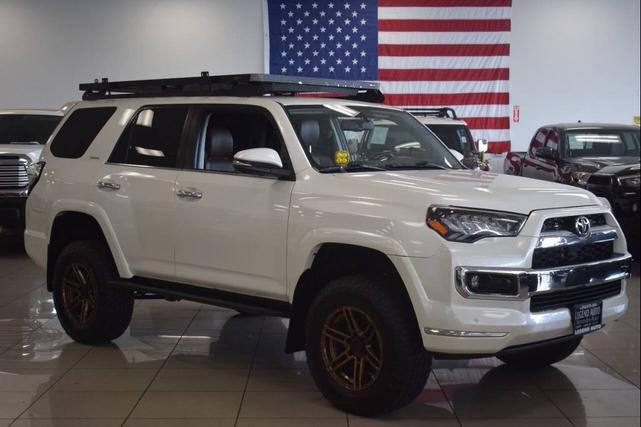 Photo of 2017 Blizzard Pearl Toyota 4Runner