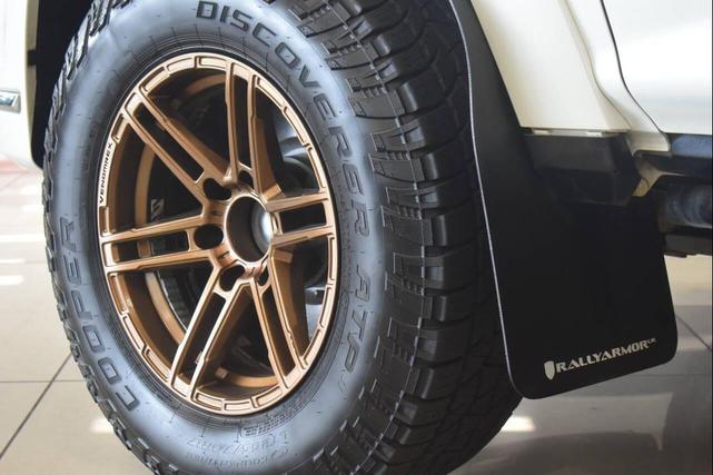 Photo of 2017 Blizzard Pearl Toyota 4Runner