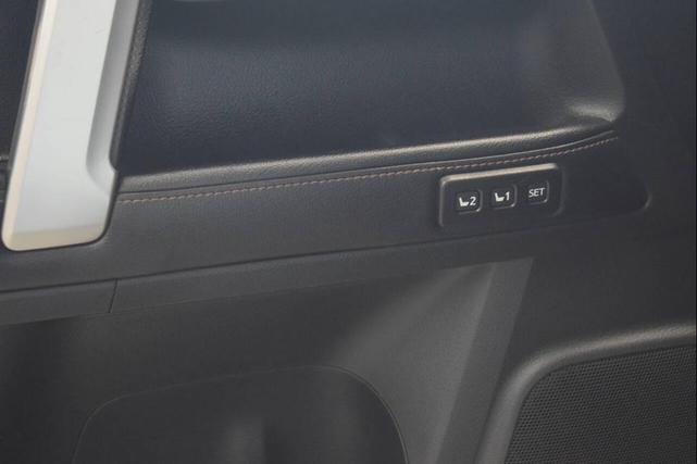 Photo of 2017 Blizzard Pearl Toyota 4Runner