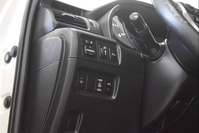 Photo of 2017 Blizzard Pearl Toyota 4Runner