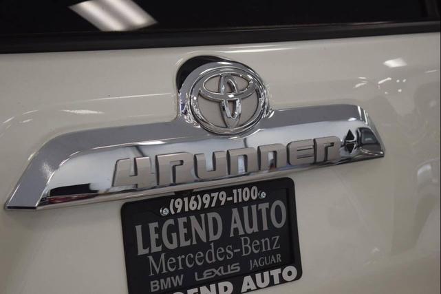 Photo of 2017 Blizzard Pearl Toyota 4Runner