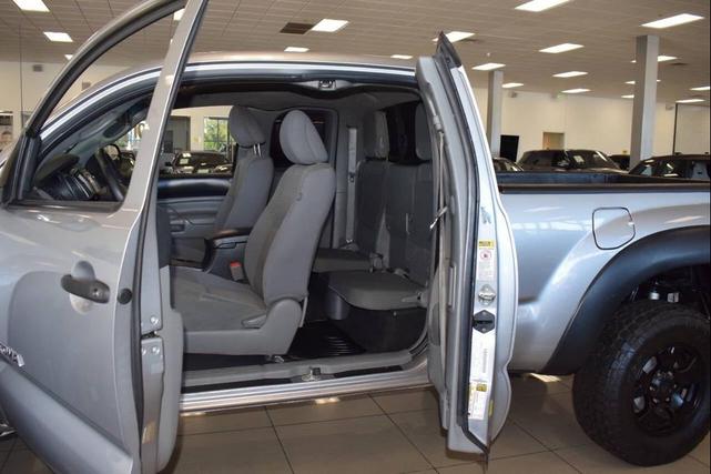 Photo of 2015 Silver Sky Metallic Toyota Tacoma