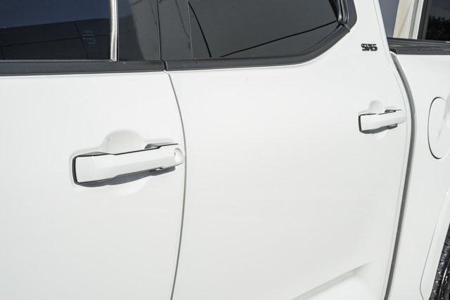 Photo of 2022 White Toyota Tundra