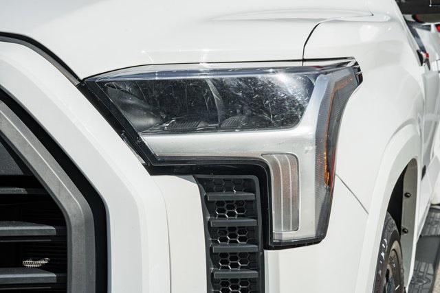 Photo of 2022 White Toyota Tundra