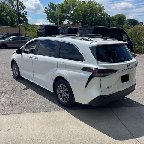 Photo of 2024 Wind Chill Pearl Toyota Sienna