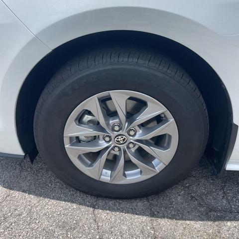 Photo of 2024 Wind Chill Pearl Toyota Sienna