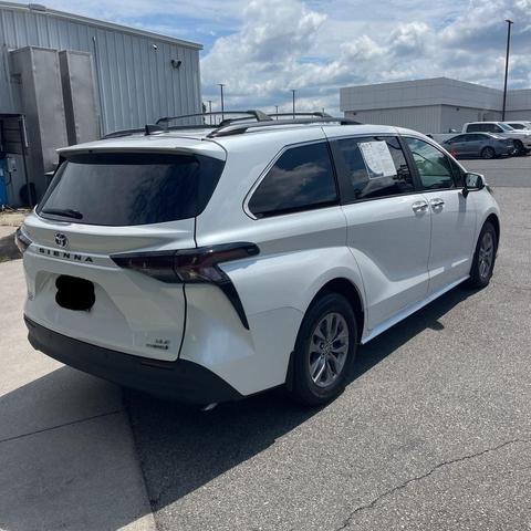 Photo of 2024 Wind Chill Pearl Toyota Sienna
