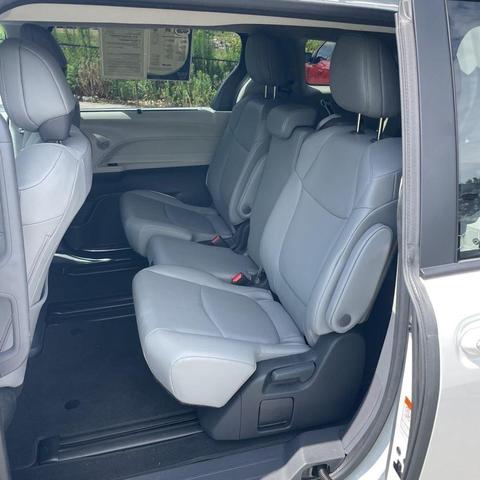 Photo of 2024 Wind Chill Pearl Toyota Sienna