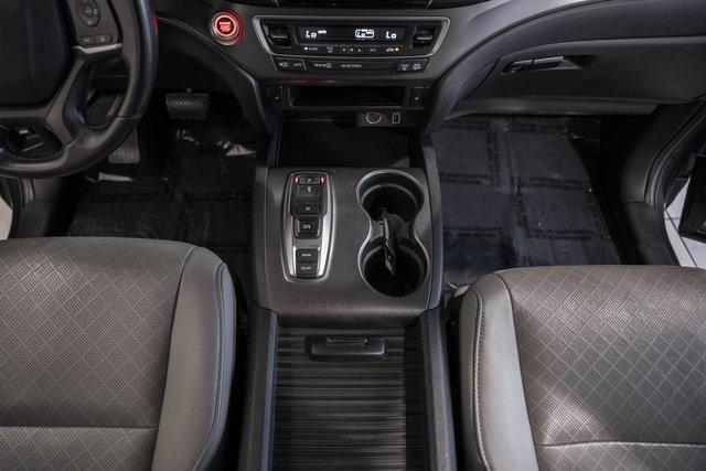 Photo of 2021 Modern Steel Metallic Honda Passport