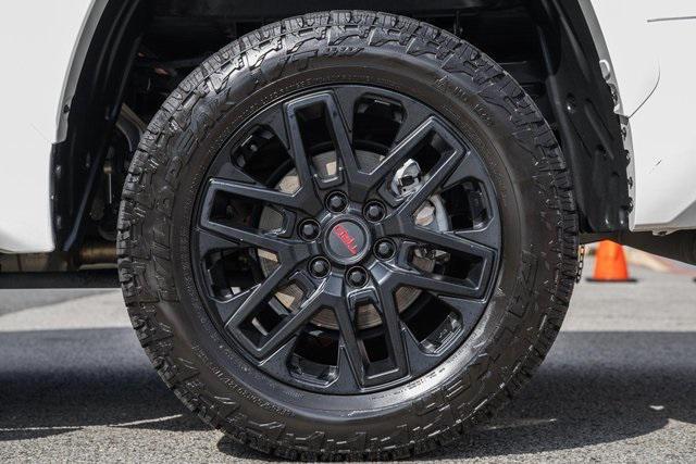 Photo of 2022 White Toyota Tundra