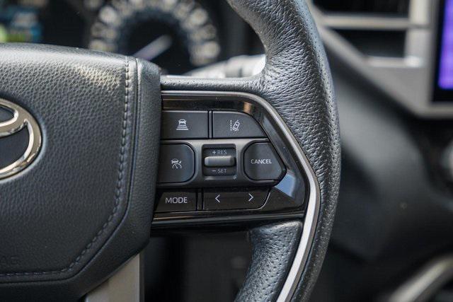 Photo of 2022 White Toyota Tundra