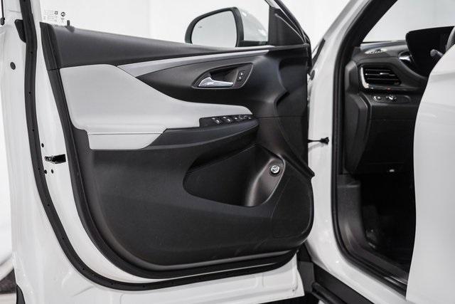 Photo of 2024 Summit White Buick Envista