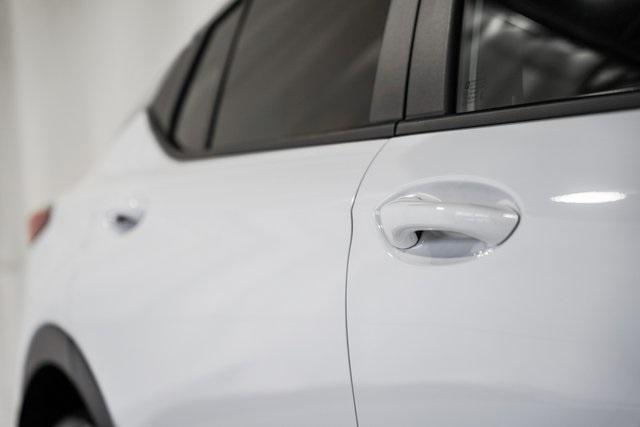 Photo of 2024 Summit White Buick Envista