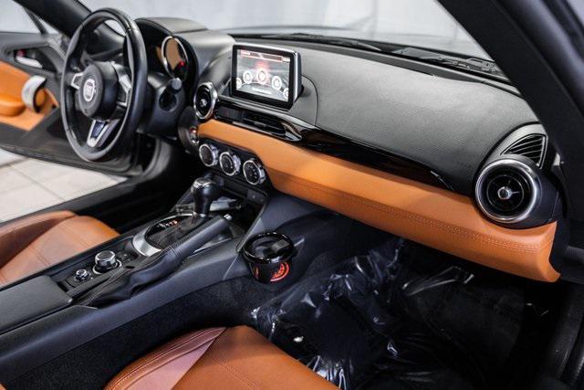 Photo of 2019 Blue Metallic FIAT 124 Spider