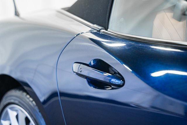 Photo of 2019 Blue Metallic FIAT 124 Spider