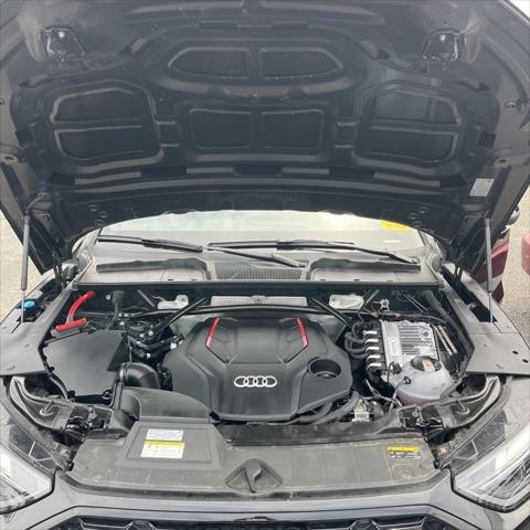Photo of 2023 Black Metallic Audi SQ5
