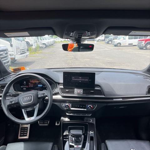 Photo of 2023 Black Metallic Audi SQ5