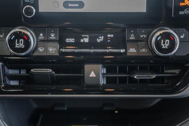 Photo of 2023 Celestial Silver Toyota Highlander