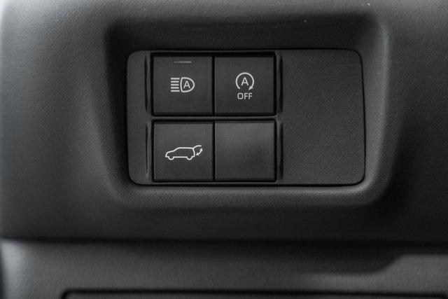 Photo of 2023 Celestial Silver Toyota Highlander