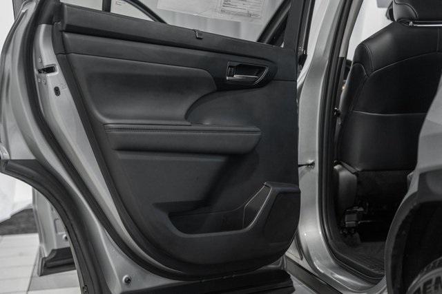 Photo of 2023 Celestial Silver Toyota Highlander