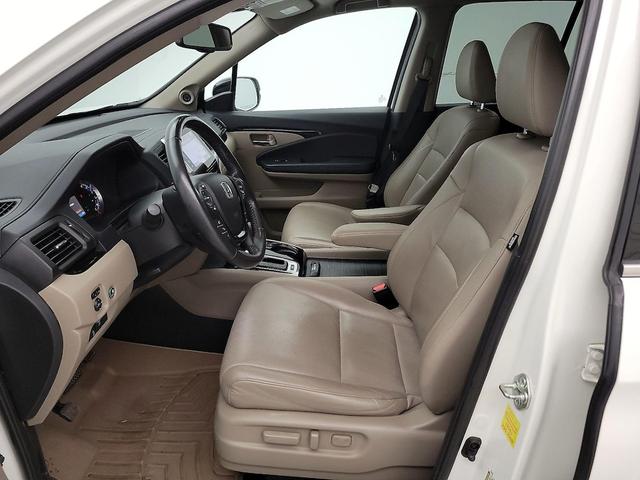 Photo of 2017 White Honda Ridgeline