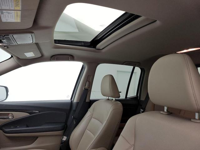 Photo of 2017 White Honda Ridgeline