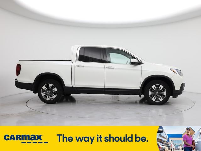 Photo of 2017 White Honda Ridgeline