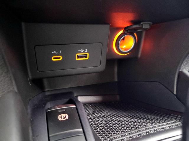 Photo of 2024 Blue Nissan Kicks