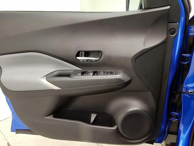 Photo of 2024 Blue Nissan Kicks
