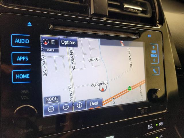 Photo of 2017 White Toyota Prius