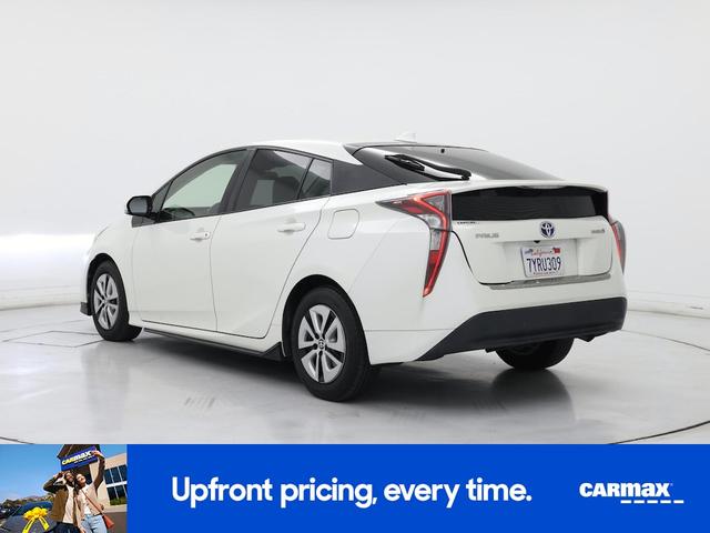 Photo of 2017 White Toyota Prius