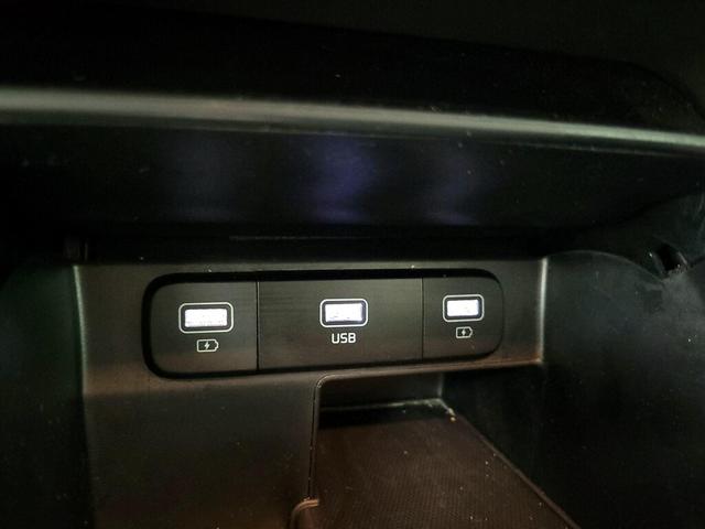 Photo of 2021 Red Kia Sorento Hybrid