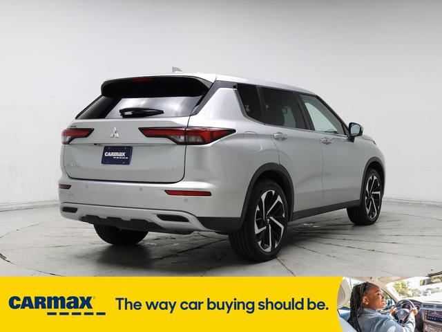 Photo of 2023 Silver Mitsubishi Outlander