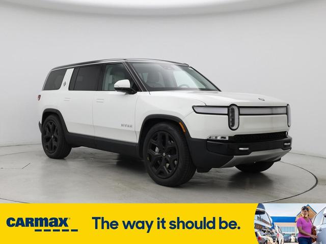 Photo of 2024 White Rivian R1S