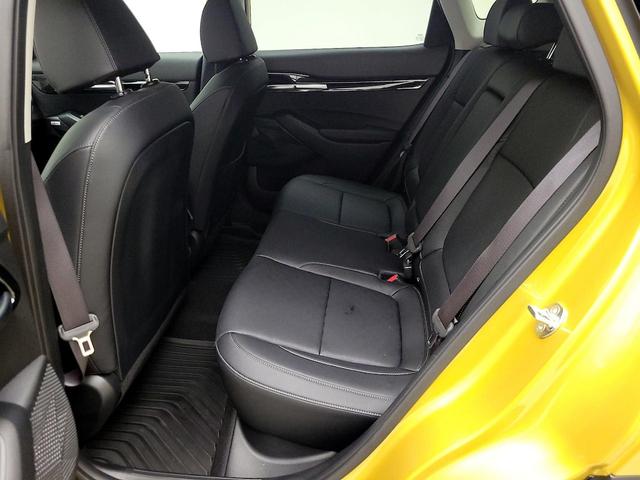 Photo of 2023 Gold Kia Seltos