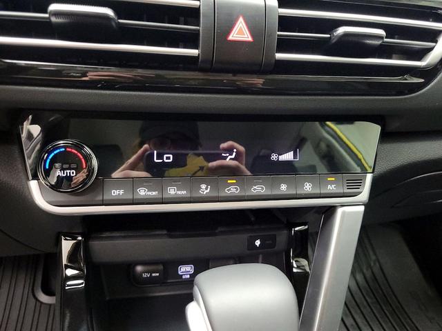 Photo of 2023 Gold Kia Seltos