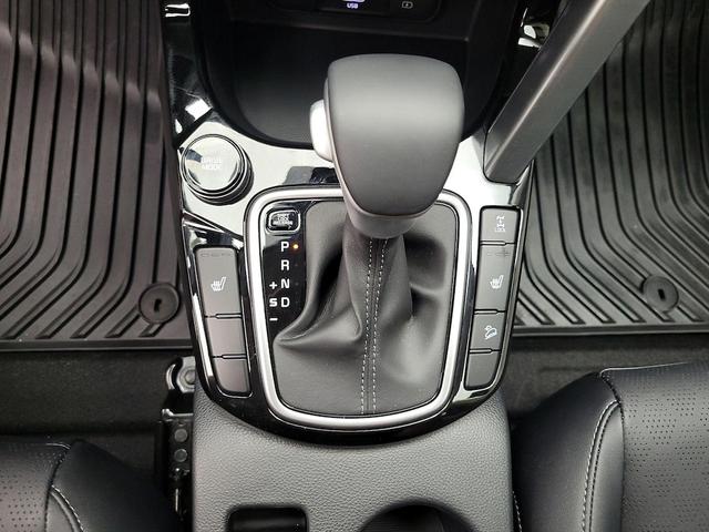 Photo of 2023 Gold Kia Seltos