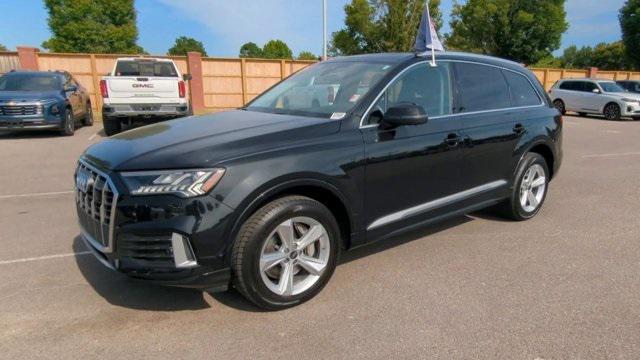 Photo of 2024 Mythos Black Metallic Audi Q7