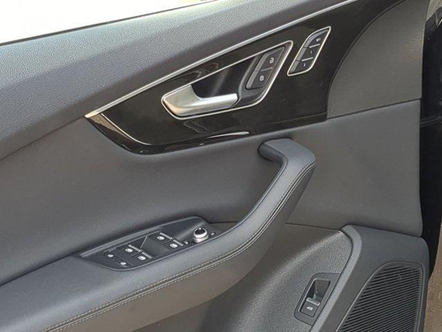Photo of 2024 Mythos Black Metallic Audi Q7