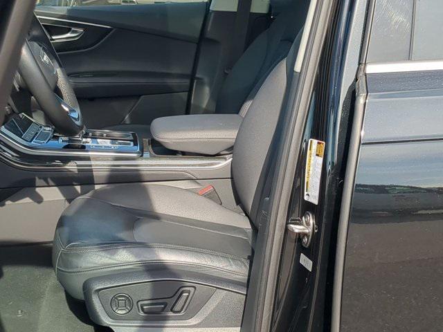 Photo of 2024 Mythos Black Metallic Audi Q7