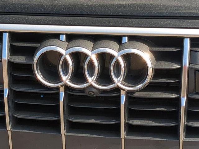 Photo of 2024 Mythos Black Metallic Audi Q7