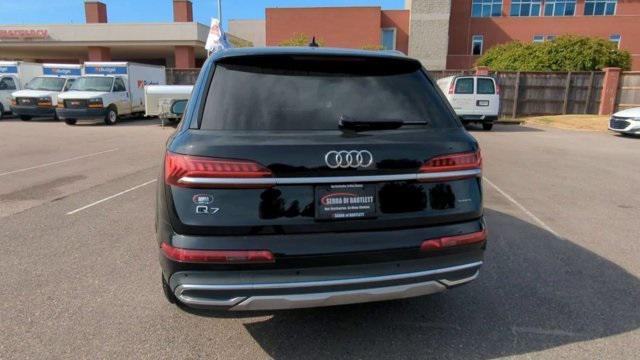 Photo of 2024 Mythos Black Metallic Audi Q7