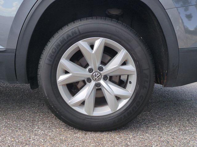 Photo of 2018 Platinum Gray Metallic Volkswagen Atlas