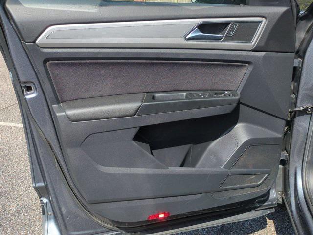 Photo of 2018 Platinum Gray Metallic Volkswagen Atlas