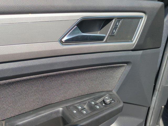 Photo of 2018 Platinum Gray Metallic Volkswagen Atlas