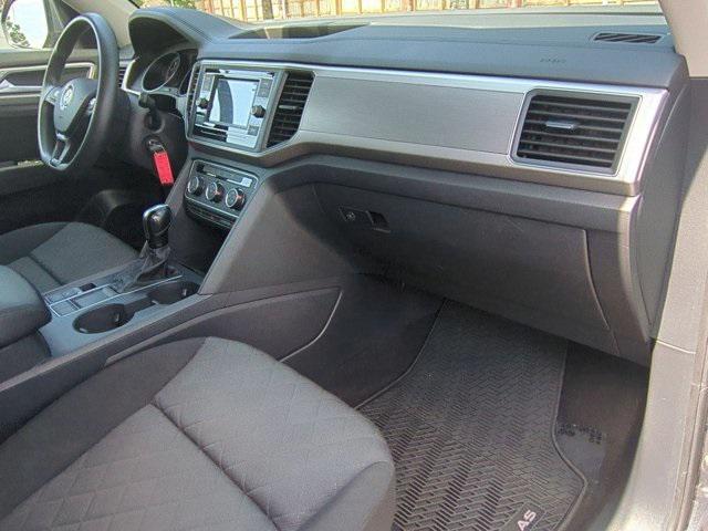 Photo of 2018 Platinum Gray Metallic Volkswagen Atlas