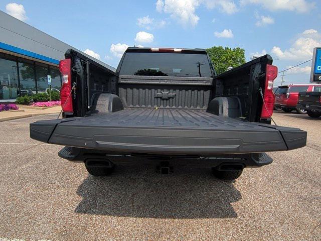 Photo of 2025 Black Chevrolet Silverado 1500